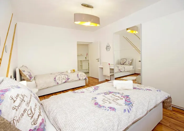 Symphony Veranda: Modern, New Appartamento