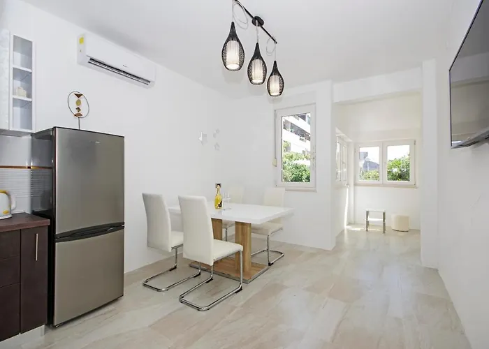 Symphony Veranda: Modern, New Appartamento *