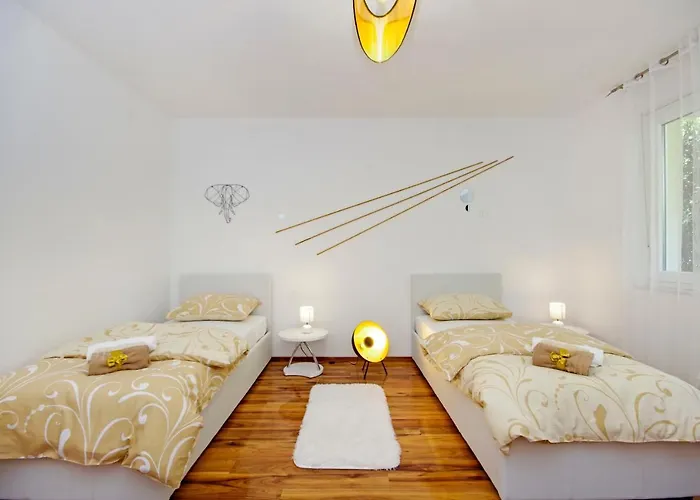 Symphony Veranda: Modern, New Appartamento *