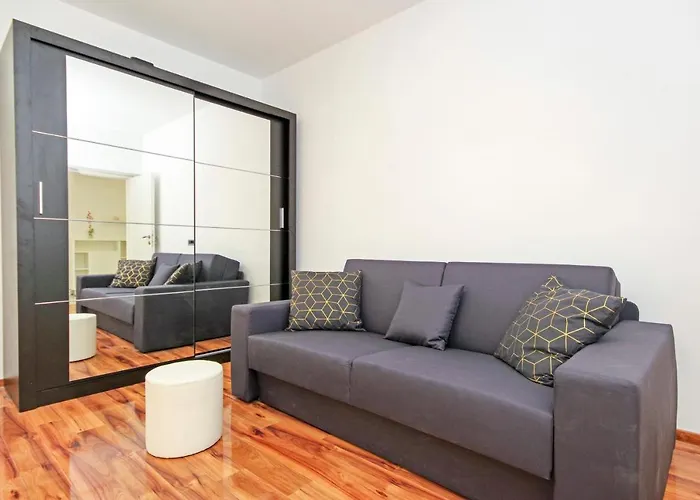 Symphony Veranda: Modern, New Appartamento *