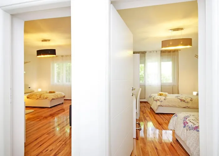 Symphony Veranda: Modern, New Appartamento Spalato